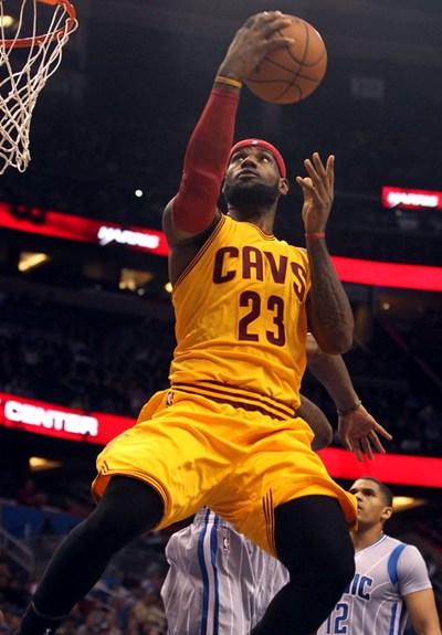 后者具备更 后者具备更