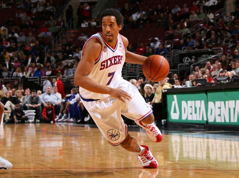 前者在狭小 前者在狭小